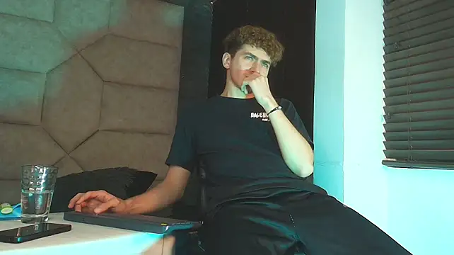 Tyler_Mcrey webcam