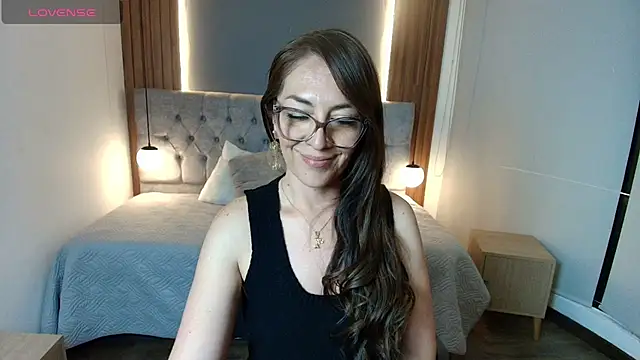 VictoriaLuxee_ webcam