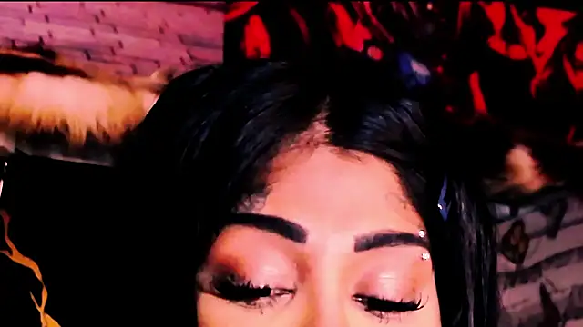 indian_dreamgirl webcam