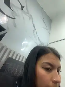 Iam-sophia27 live cam on StripChat