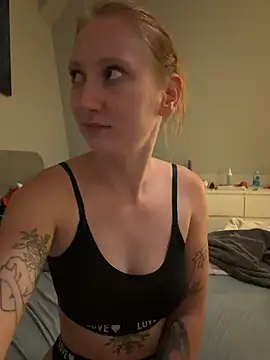 sexyopheliiaa live cam on StripChat