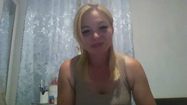 Lola_115 live cam on StripChat