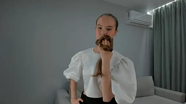 NerissaKhan webcam