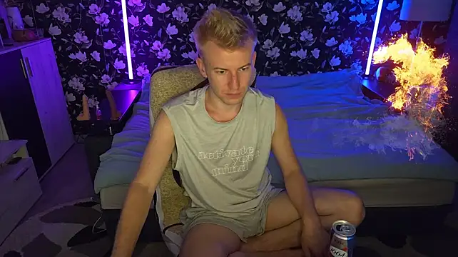 Vuitton live cam on StripChat