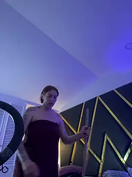 EmmaaCastro live cam on StripChat