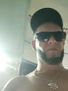 pighighdirty_p0 (M young) - Looking to smoke with so TLG @kike_pig10