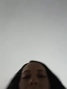 MiaForever1 live cam on StripChat