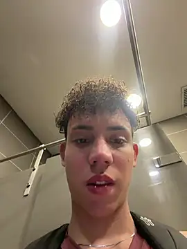 Yoursexyjose Stripchat live cam