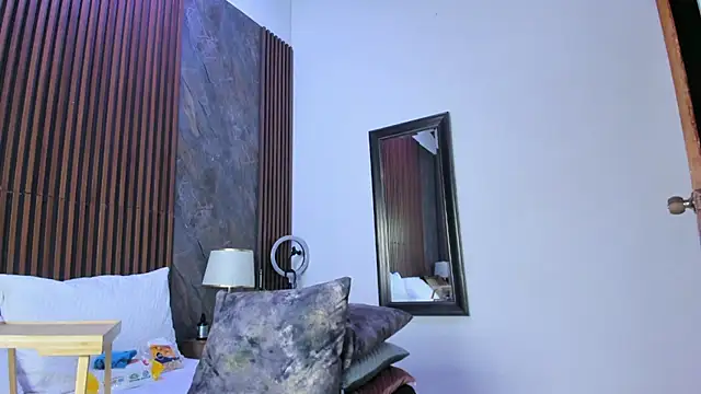linda_cabal webcam