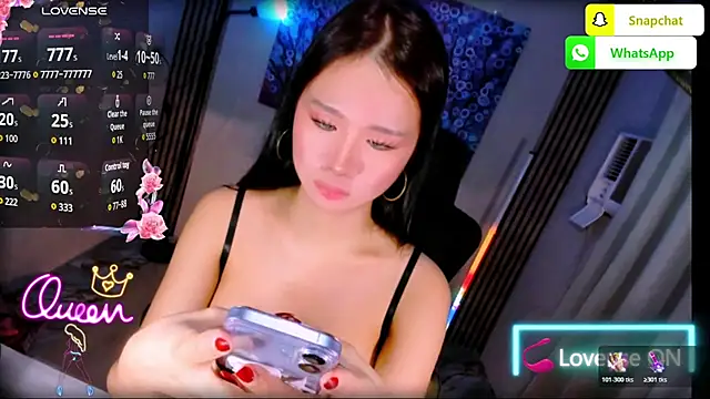 xBigSurpriseLorainex webcam