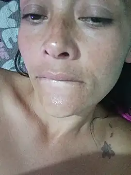 sarayulith live cam on StripChat