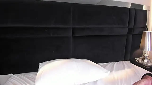 LovelyEyesx webcam
