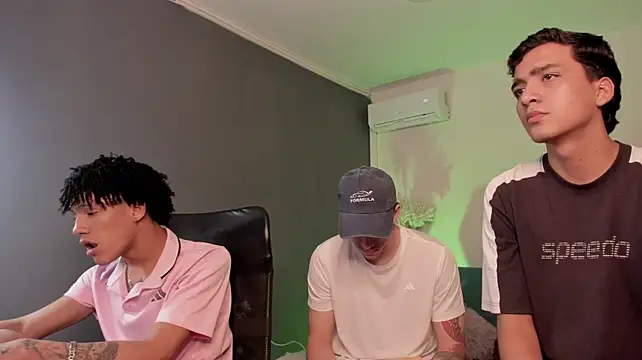 Handsomeboyss19 webcam