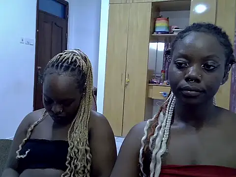 sexybaddies20 webcam