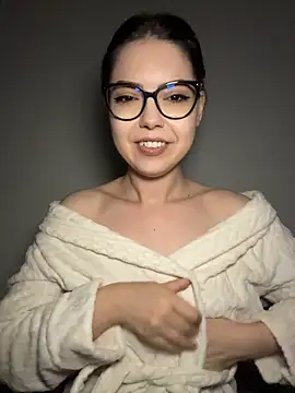 KaylaLewyss webcam
