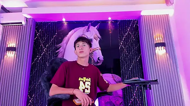 The_Boy_King_ webcam