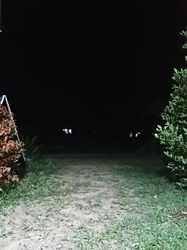 hiptonos (Ask my age) - out door and fully nakeurinate