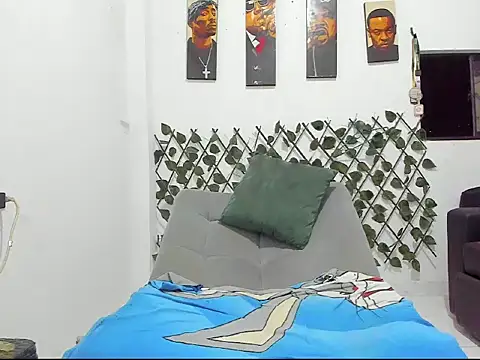 Latins_Boss webcam