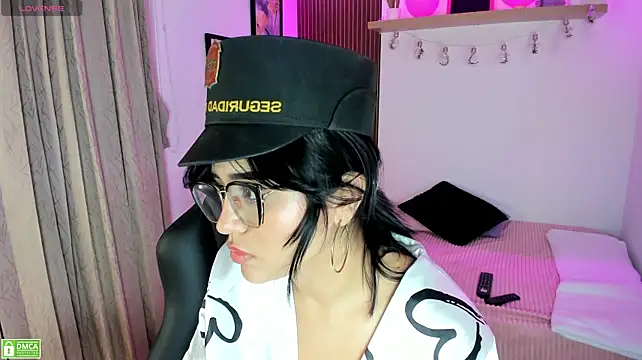 mila_quin webcam