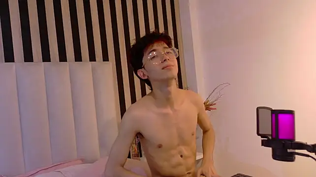 Twink_Sebas7 webcam