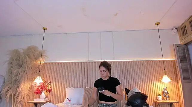 NahimiThompson webcam