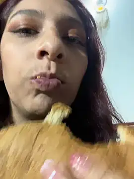 dahian_xxx (F young) - Show boobs