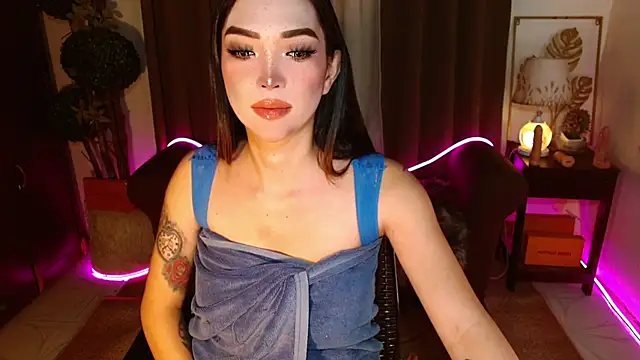 MouthWatering_Ayesha webcam