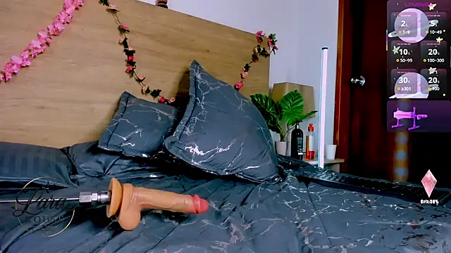 LaraRous webcam