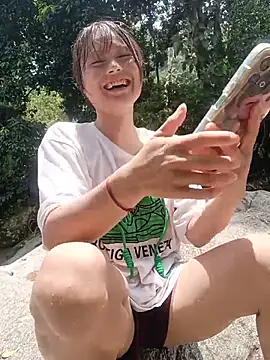 Linda-yiyi webcam