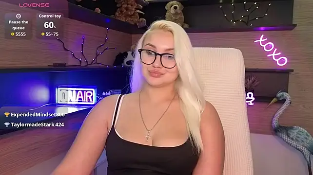 adrelaxina live cam on StripChat