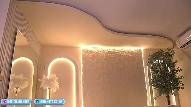 Dakota_Lee