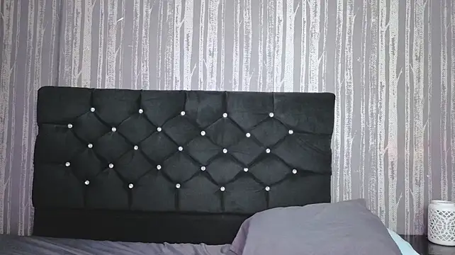 Alicee_Moonn webcam