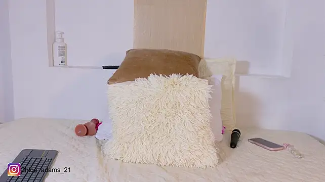 Chloe_adams_1