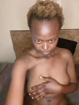 petitegirl32 webcam