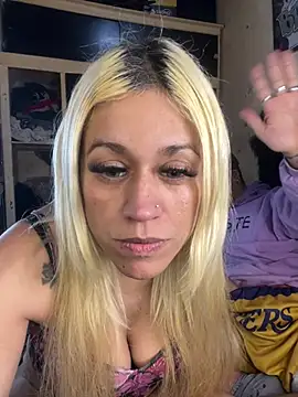 caritocandiaxx (Ask my age) - Fuck doggy face to camera