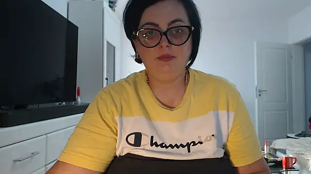 amandamuller1982 (F milf) - naked show