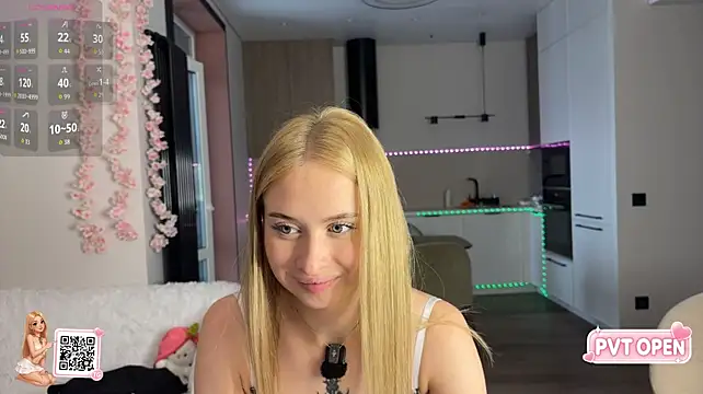 BlondieBoom live webcam