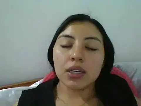 _Romilly_ live cam on StripChat