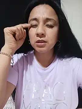 _Dr-Luna_1 live cam on StripChat