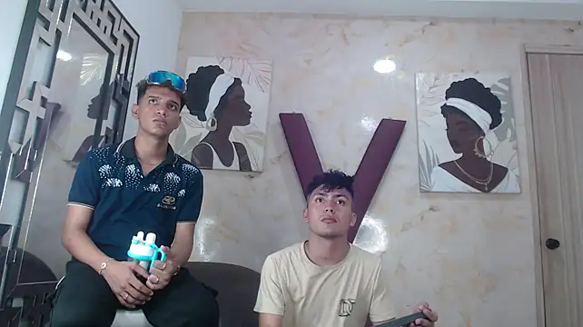 VERY_HOT_GUYS webcam