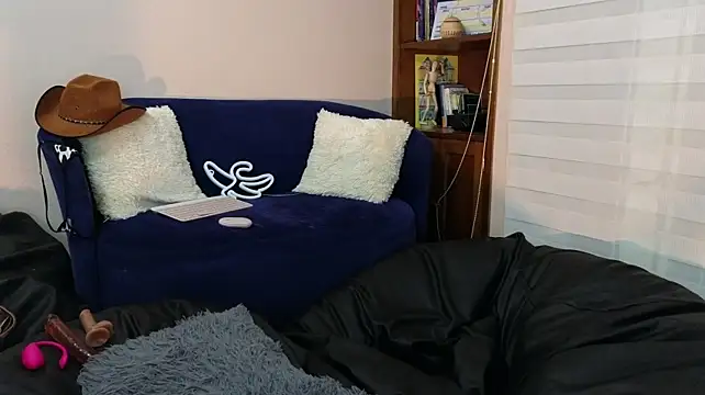 tightncuteass live cam on StripChat