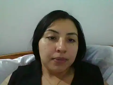 _Romilly_ live cam on StripChat