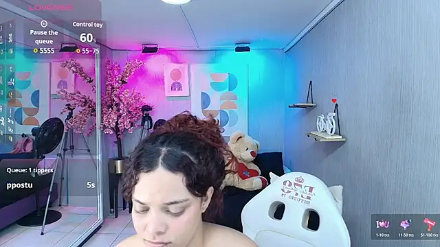 Maggy_t18 live cam on StripChat