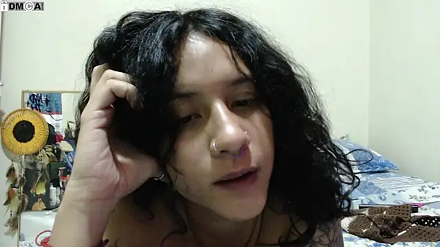 AlinaWoolf_ live cam on StripChat
