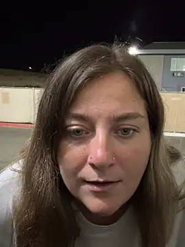 angelbabyyy6969 (F young) - BJ in public motel parking lot outdoors