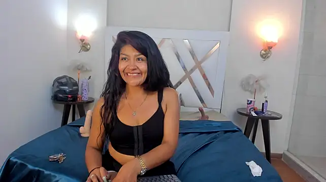 Sky_Collins_ webcam