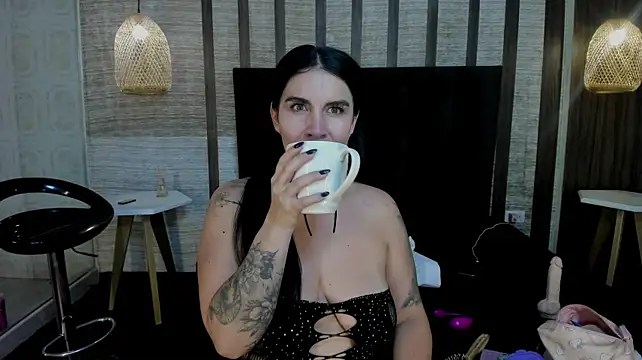 Hannah_Cross live cam on StripChat