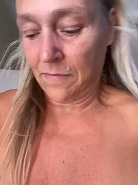 Blondnboujee53