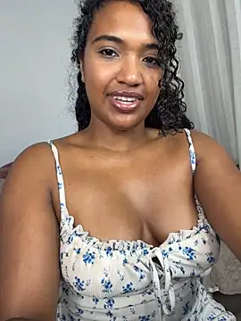 MilaTeenX live webcam