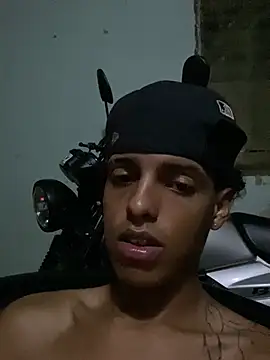 Aleexxx_2005 webcam
